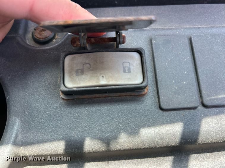 image for item EK8298 2018 Takeuchi TL12R2 tracked skid steer loader