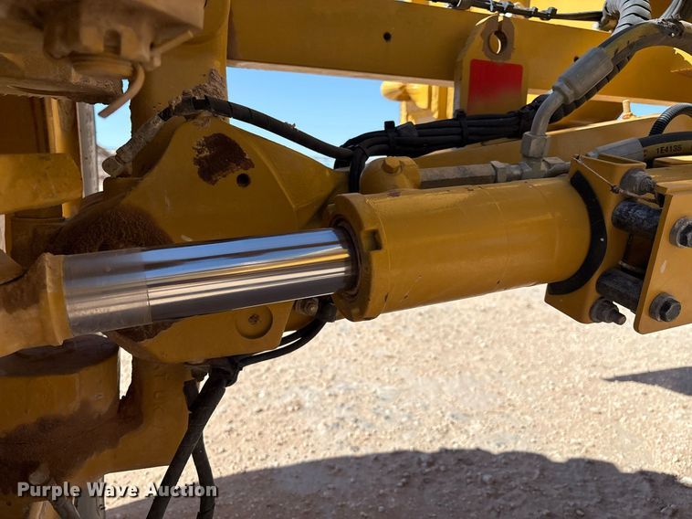 image for item EL2138 2018 Caterpillar 14M3 motor grader