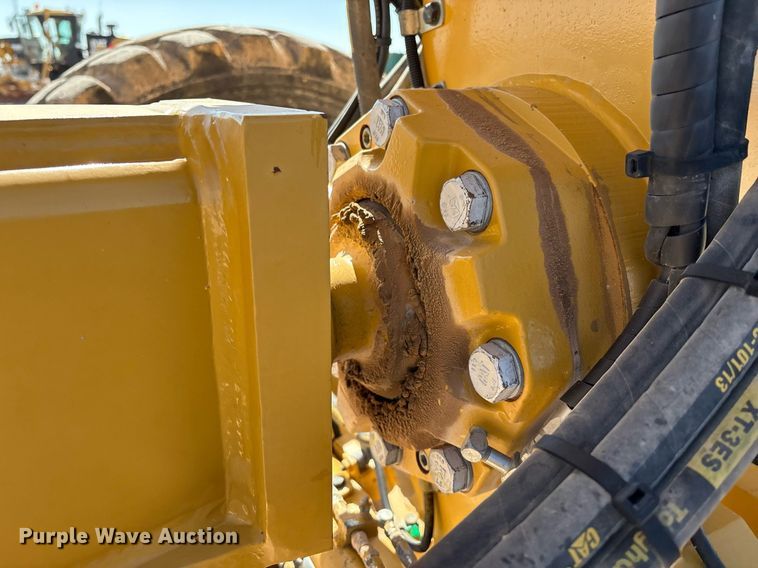 image for item EL2138 2018 Caterpillar 14M3 motor grader