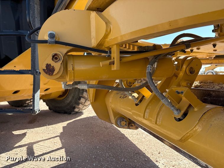 image for item EL2138 2018 Caterpillar 14M3 motor grader