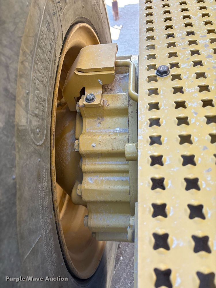 image for item EL2138 2018 Caterpillar 14M3 motor grader