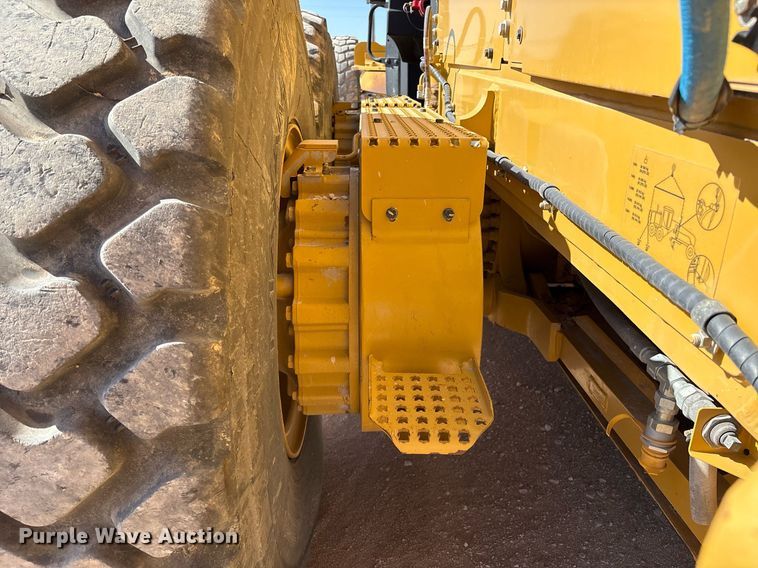 image for item EL2138 2018 Caterpillar 14M3 motor grader