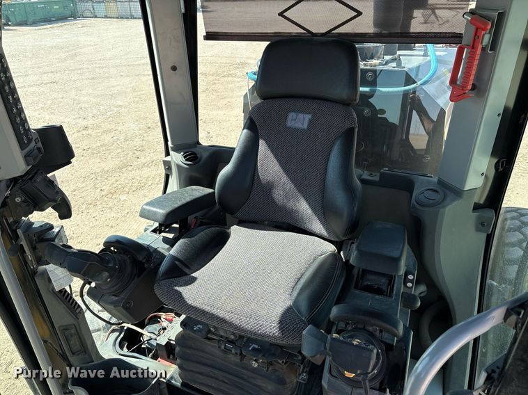 image for item EL2138 2018 Caterpillar 14M3 motor grader