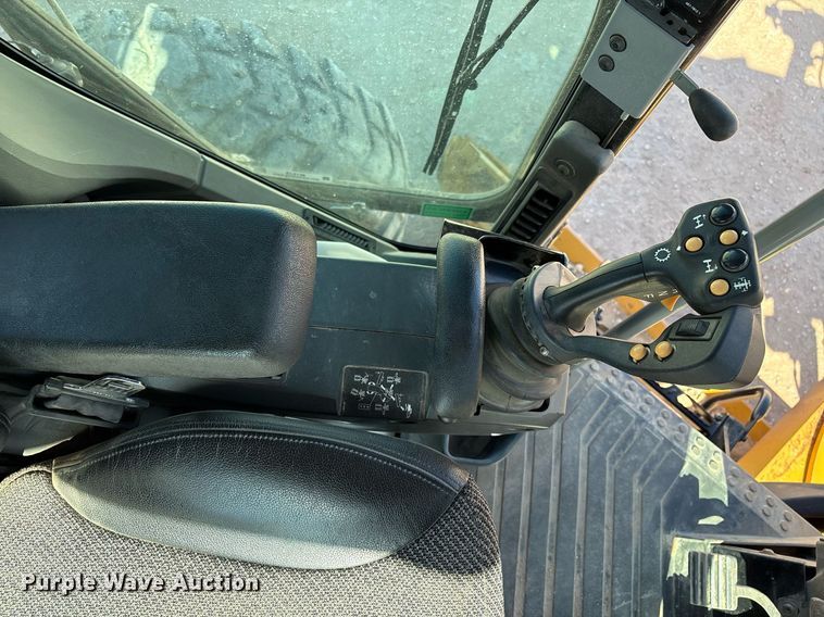 image for item EL2138 2018 Caterpillar 14M3 motor grader