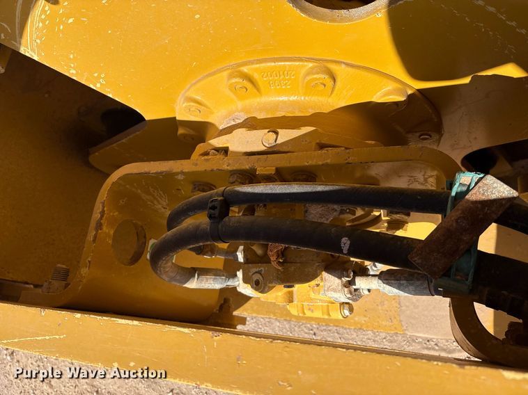 image for item EL2139 2019 Caterpillar CP56B single drum vibratory roller