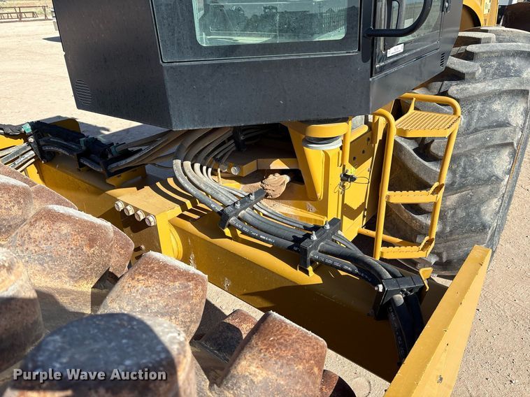 image for item EL2139 2019 Caterpillar CP56B single drum vibratory roller