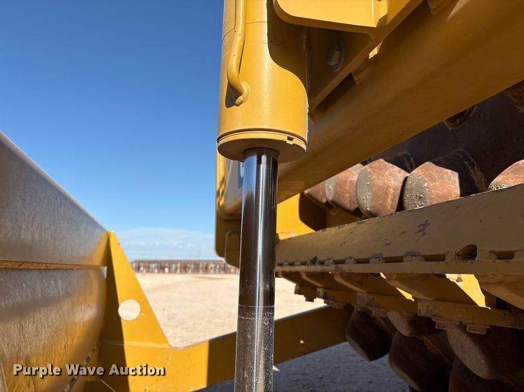 image for item EL2139 2019 Caterpillar CP56B single drum vibratory roller