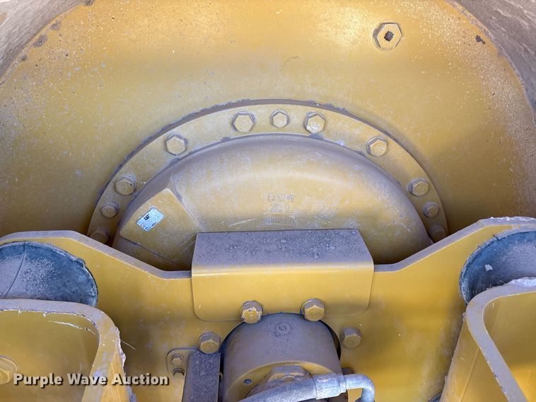 image for item EL2139 2019 Caterpillar CP56B single drum vibratory roller