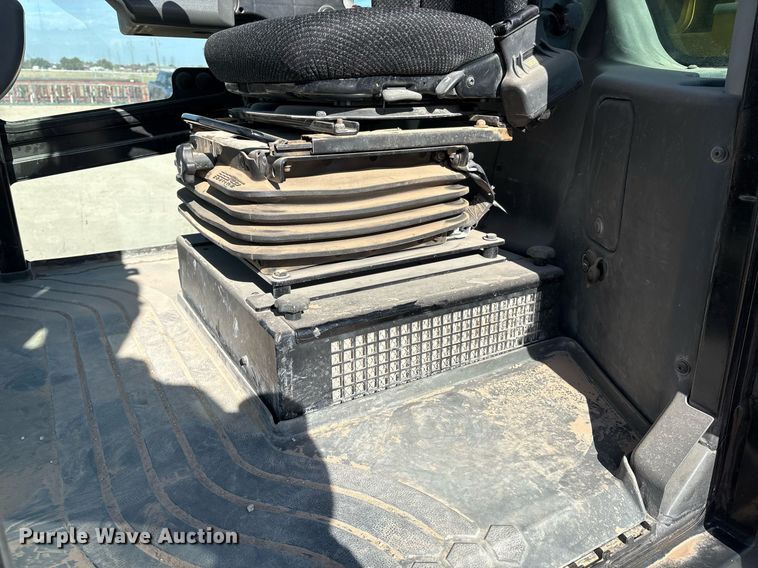 image for item EL2139 2019 Caterpillar CP56B single drum vibratory roller