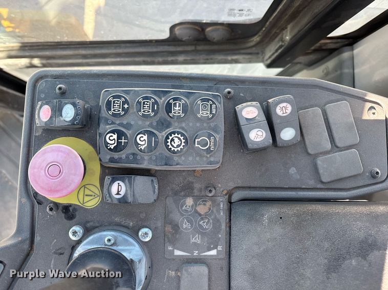 image for item EL2139 2019 Caterpillar CP56B single drum vibratory roller