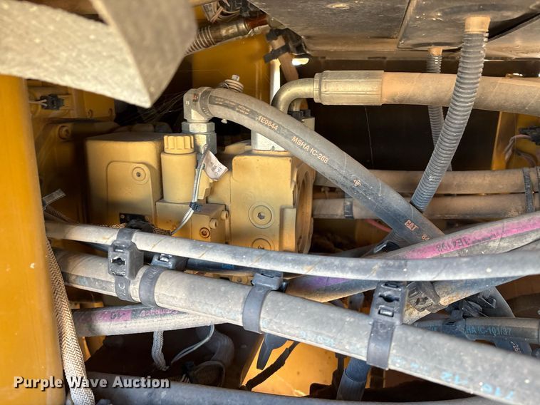 image for item EL2139 2019 Caterpillar CP56B single drum vibratory roller