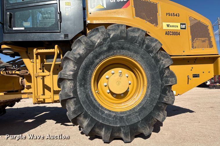 image for item EL2139 2019 Caterpillar CP56B single drum vibratory roller