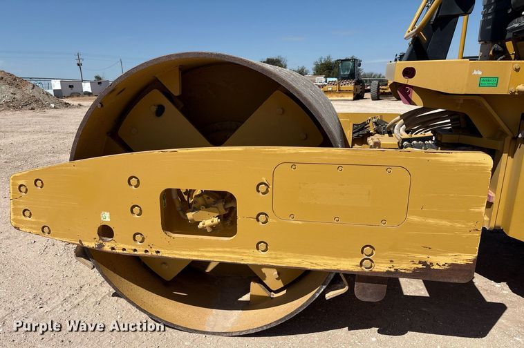 image for item EL2140 2008 Caterpillar CS56 single drum vibratory roller