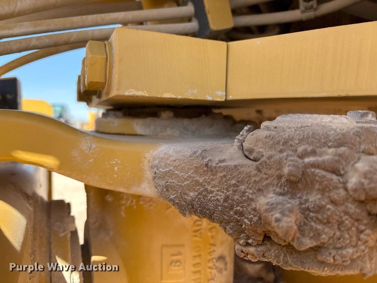 image for item EL2140 2008 Caterpillar CS56 single drum vibratory roller