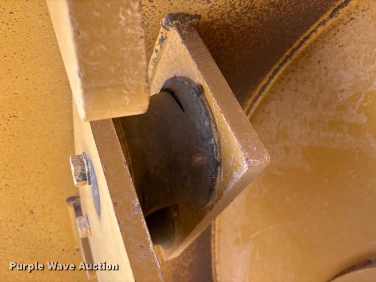 image for item EL2140 2008 Caterpillar CS56 single drum vibratory roller