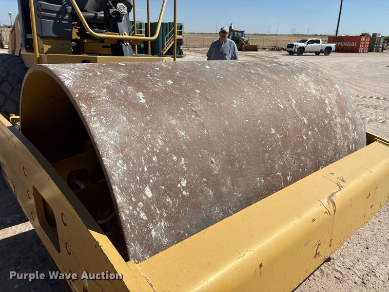 image for item EL2140 2008 Caterpillar CS56 single drum vibratory roller