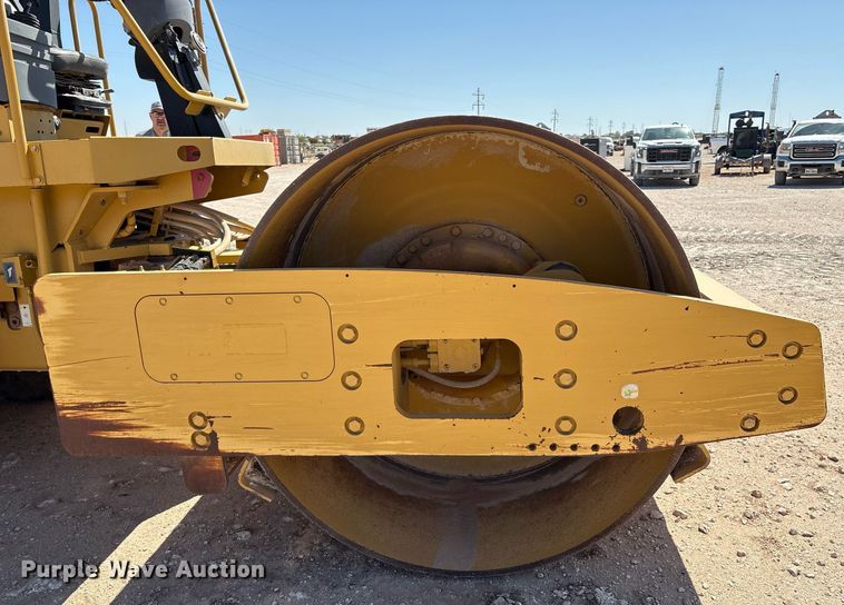 image for item EL2140 2008 Caterpillar CS56 single drum vibratory roller