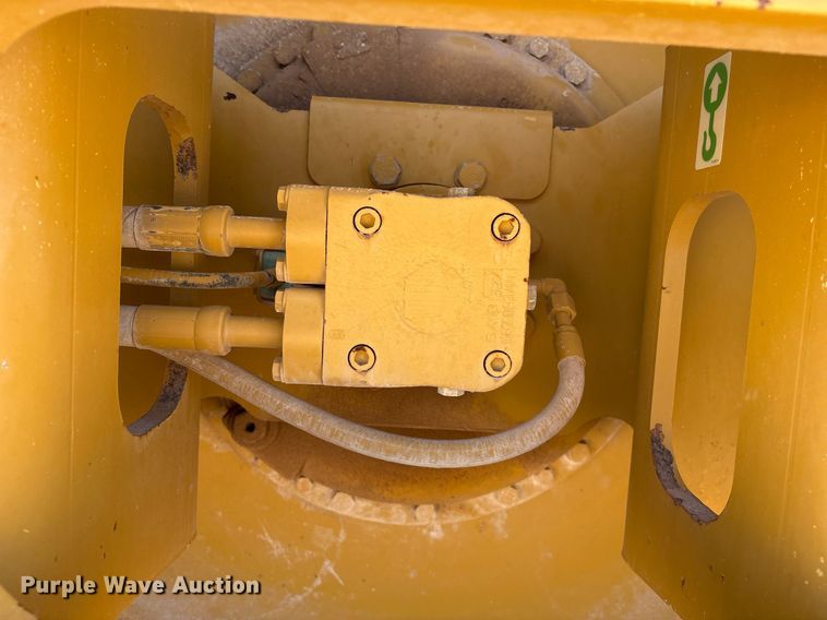 image for item EL2140 2008 Caterpillar CS56 single drum vibratory roller