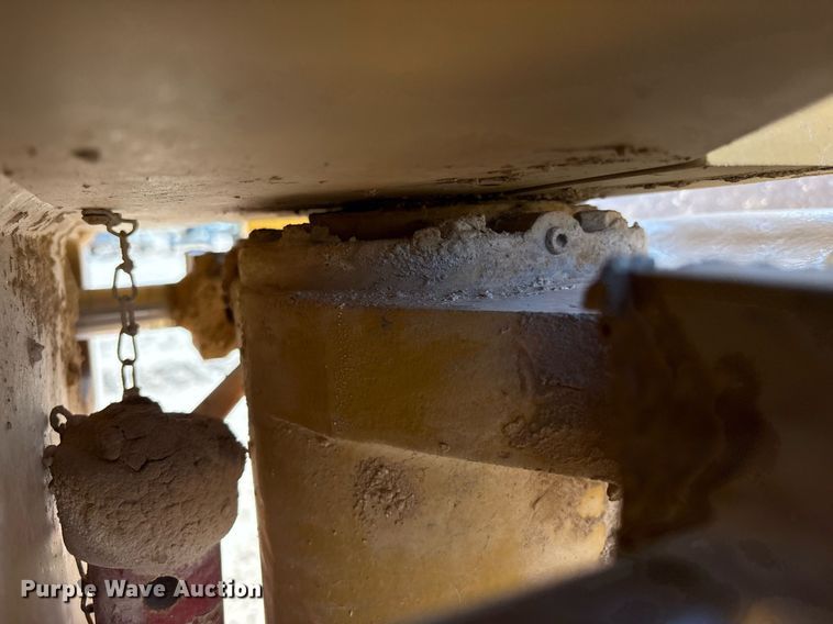 image for item EL2140 2008 Caterpillar CS56 single drum vibratory roller