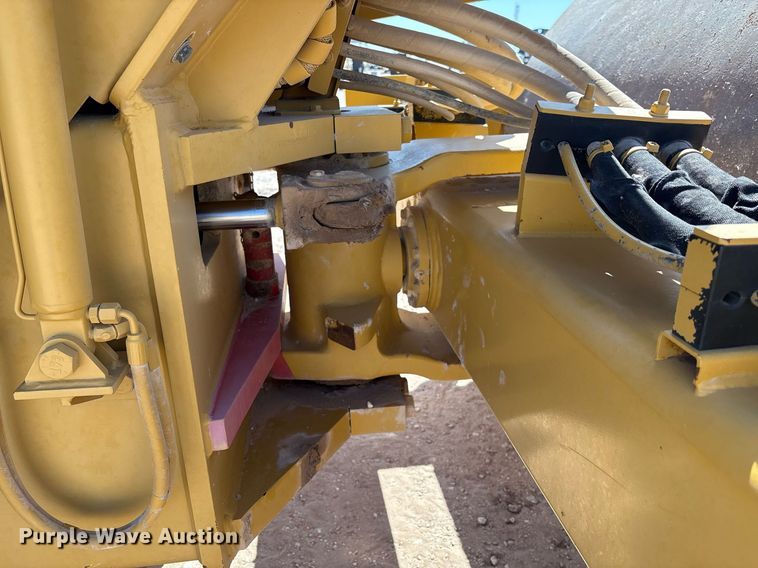 image for item EL2140 2008 Caterpillar CS56 single drum vibratory roller