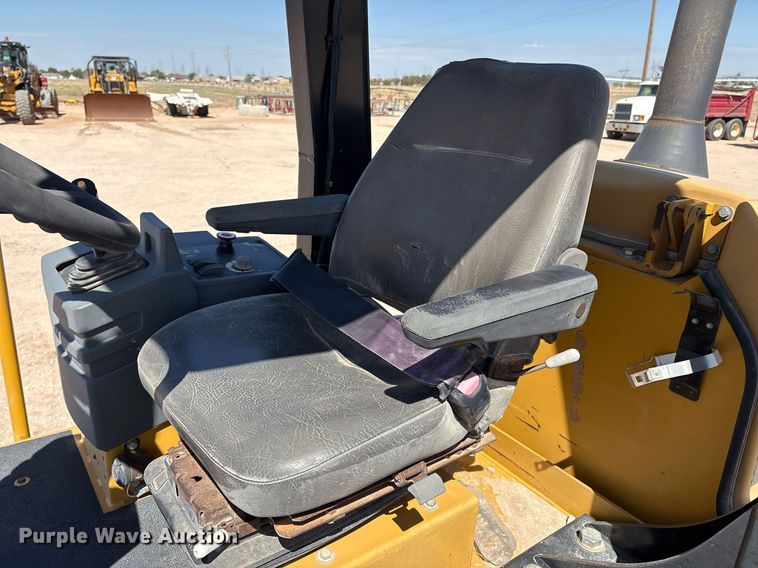 image for item EL2140 2008 Caterpillar CS56 single drum vibratory roller