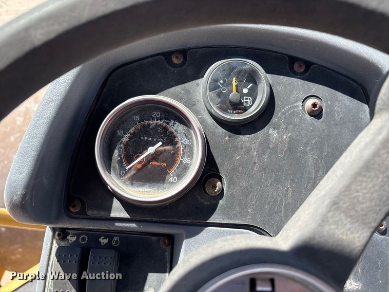 image for item EL2140 2008 Caterpillar CS56 single drum vibratory roller