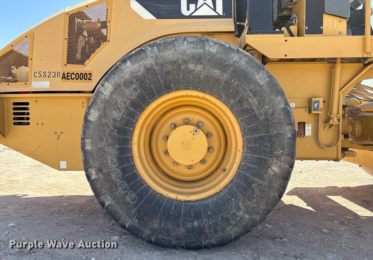 image for item EL2140 2008 Caterpillar CS56 single drum vibratory roller