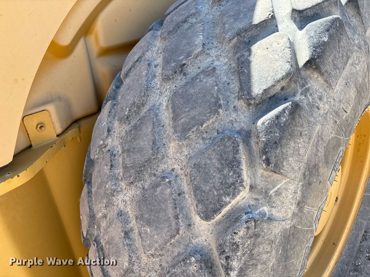 image for item EL2140 2008 Caterpillar CS56 single drum vibratory roller