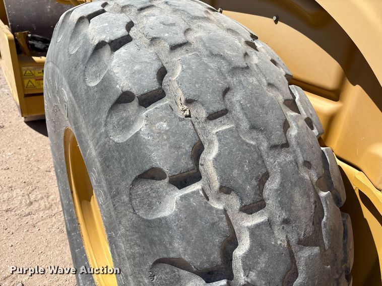 image for item EL2140 2008 Caterpillar CS56 single drum vibratory roller