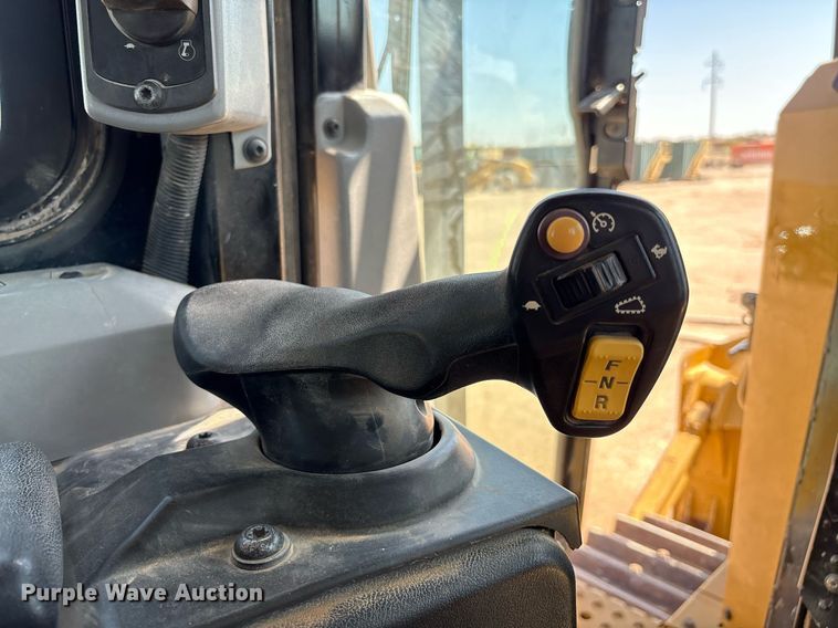 image for item EL2141 2019 Caterpillar D6T dozer