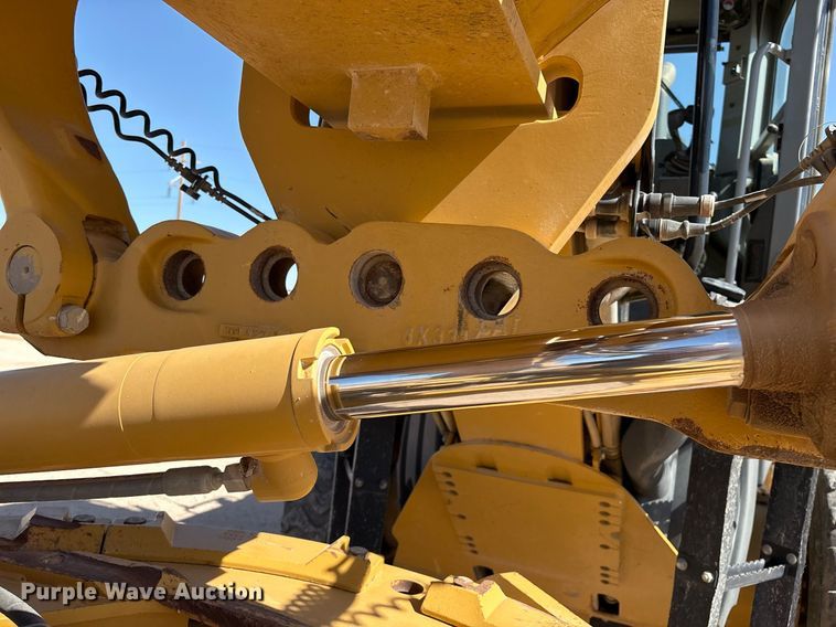 image for item EL2142 2011 Caterpillar 160M2 VHP Plus motor grader