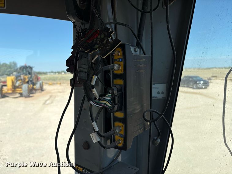 image for item EL2142 2011 Caterpillar 160M2 VHP Plus motor grader