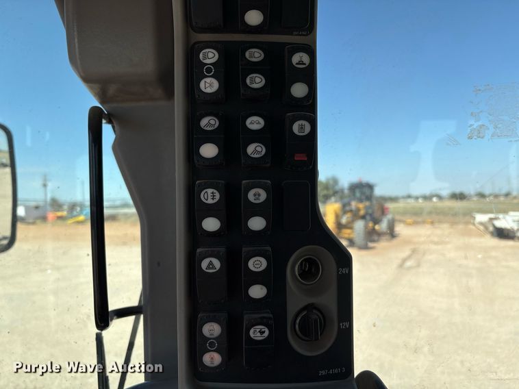 image for item EL2142 2011 Caterpillar 160M2 VHP Plus motor grader