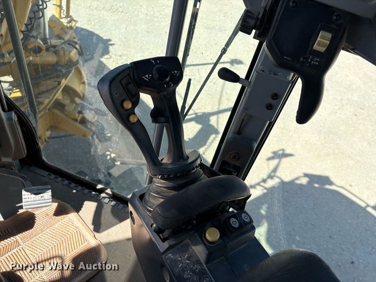 image for item EL2142 2011 Caterpillar 160M2 VHP Plus motor grader