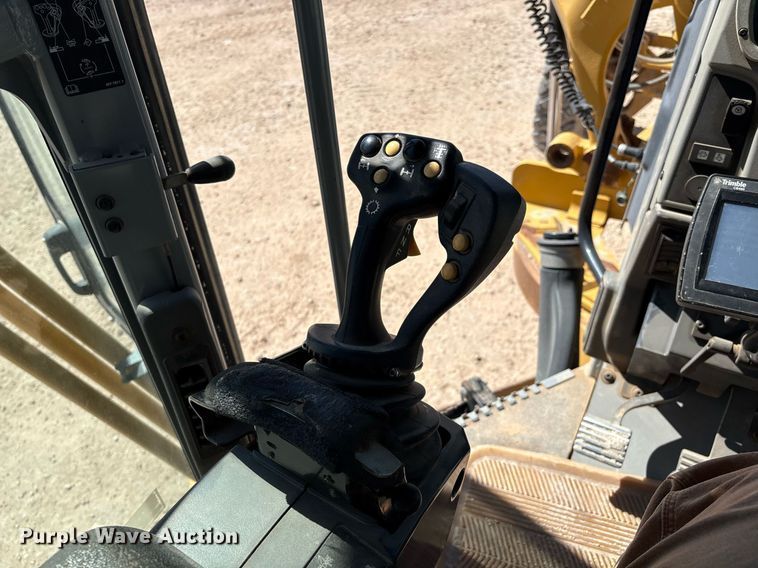 image for item EL2142 2011 Caterpillar 160M2 VHP Plus motor grader