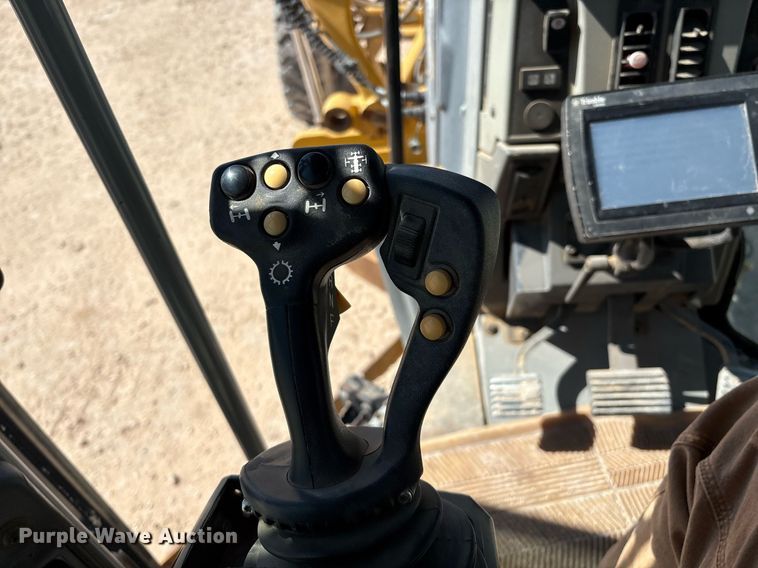 image for item EL2142 2011 Caterpillar 160M2 VHP Plus motor grader