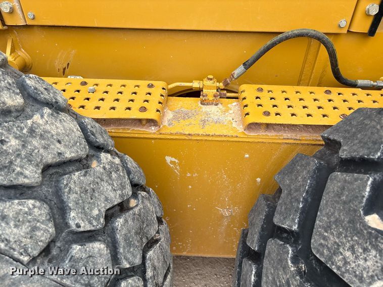 image for item EL2143 2011 Caterpillar 160M2 VHP Plus motor grader