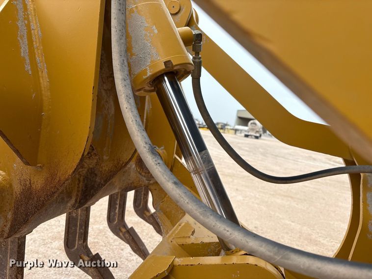 image for item EL2143 2011 Caterpillar 160M2 VHP Plus motor grader