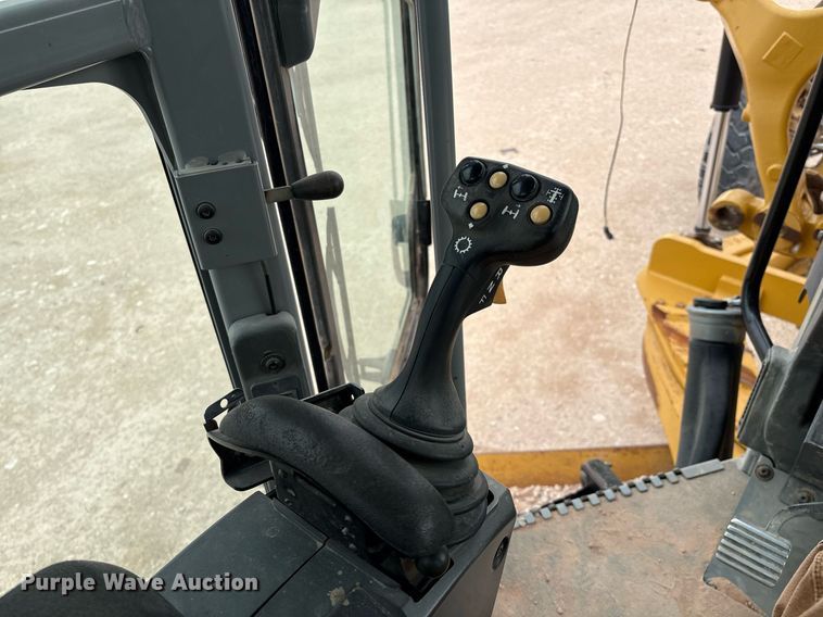 image for item EL2143 2011 Caterpillar 160M2 VHP Plus motor grader