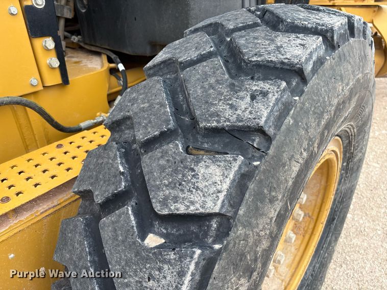 image for item EL2143 2011 Caterpillar 160M2 VHP Plus motor grader