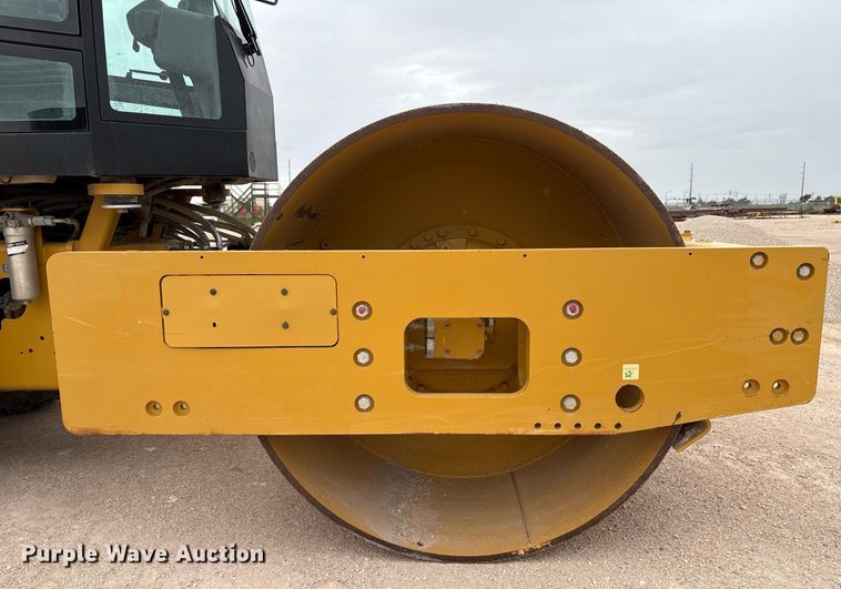 image for item EL2144 2017 Caterpillar CS56B single drum vibratory roller
