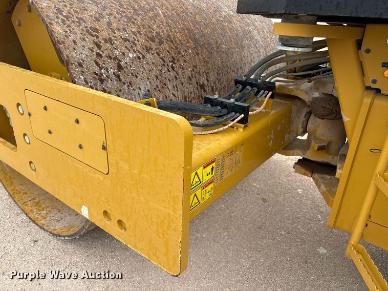 image for item EL2144 2017 Caterpillar CS56B single drum vibratory roller