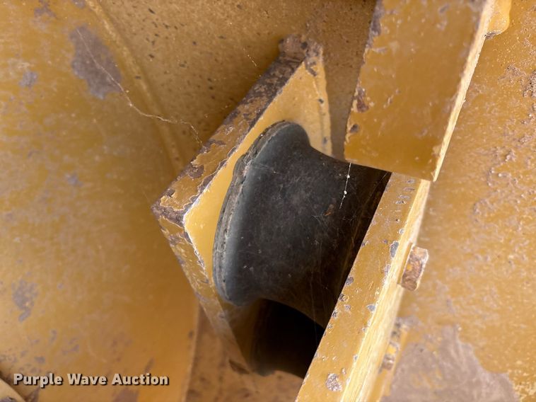 image for item EL2144 2017 Caterpillar CS56B single drum vibratory roller