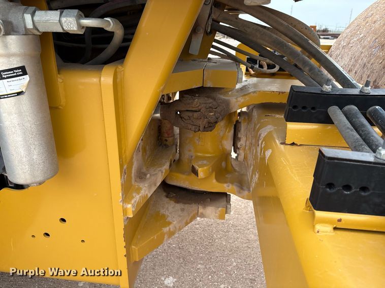 image for item EL2144 2017 Caterpillar CS56B single drum vibratory roller