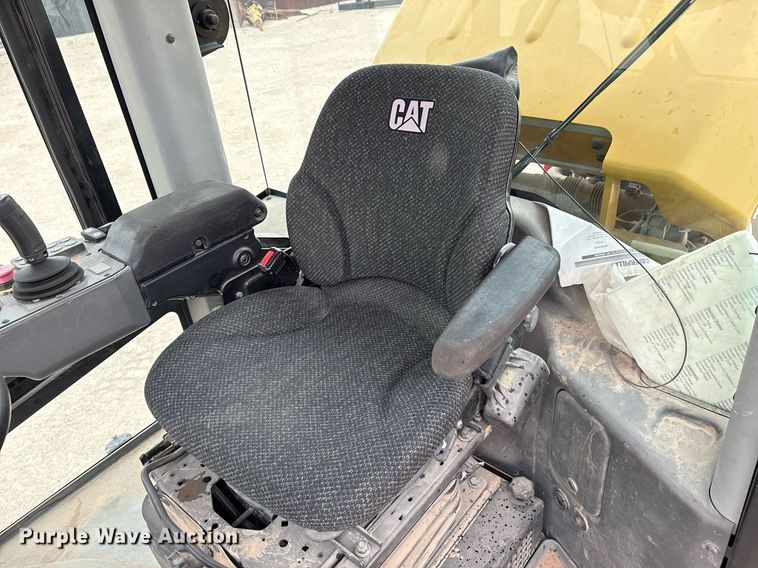 image for item EL2144 2017 Caterpillar CS56B single drum vibratory roller