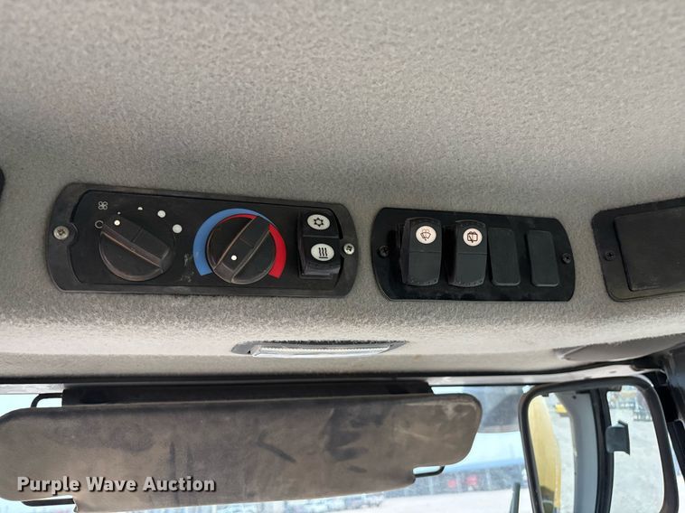 image for item EL2144 2017 Caterpillar CS56B single drum vibratory roller