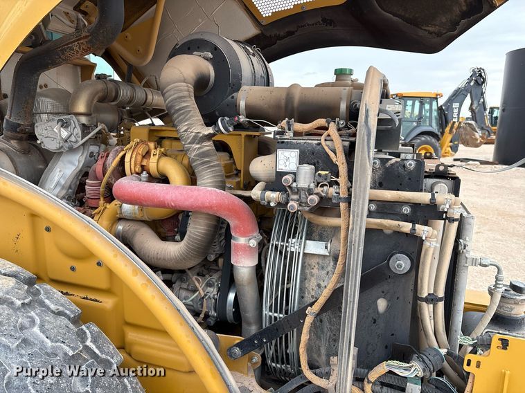 image for item EL2144 2017 Caterpillar CS56B single drum vibratory roller