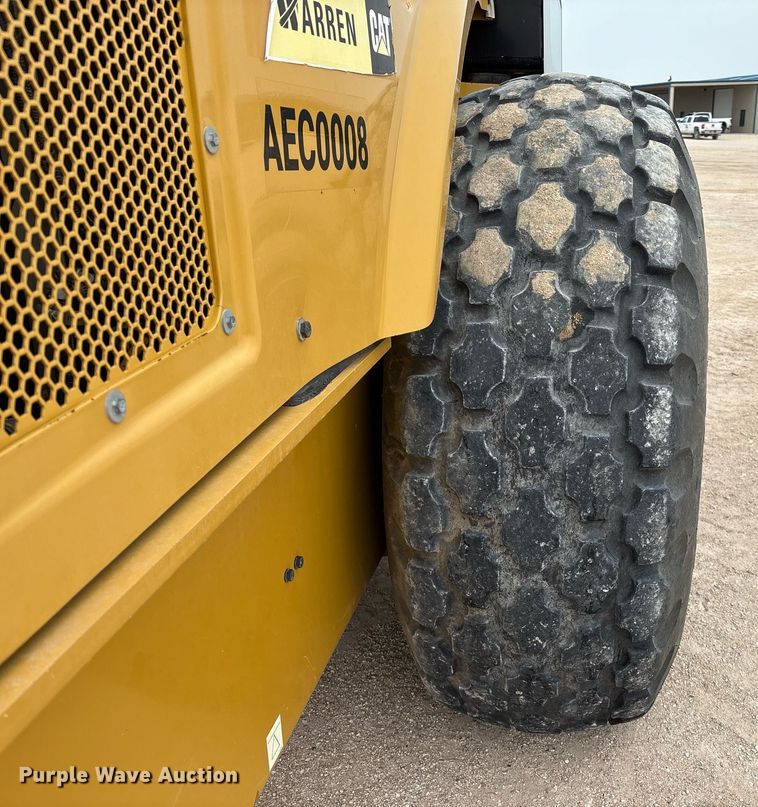 image for item EL2144 2017 Caterpillar CS56B single drum vibratory roller