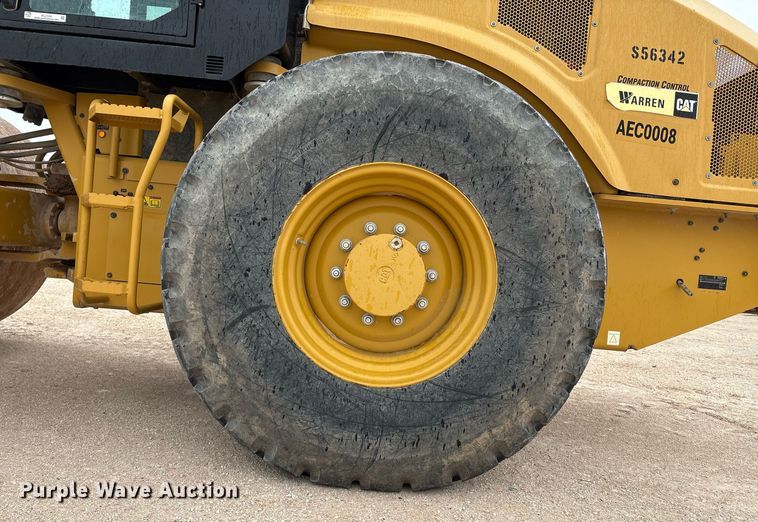 image for item EL2144 2017 Caterpillar CS56B single drum vibratory roller