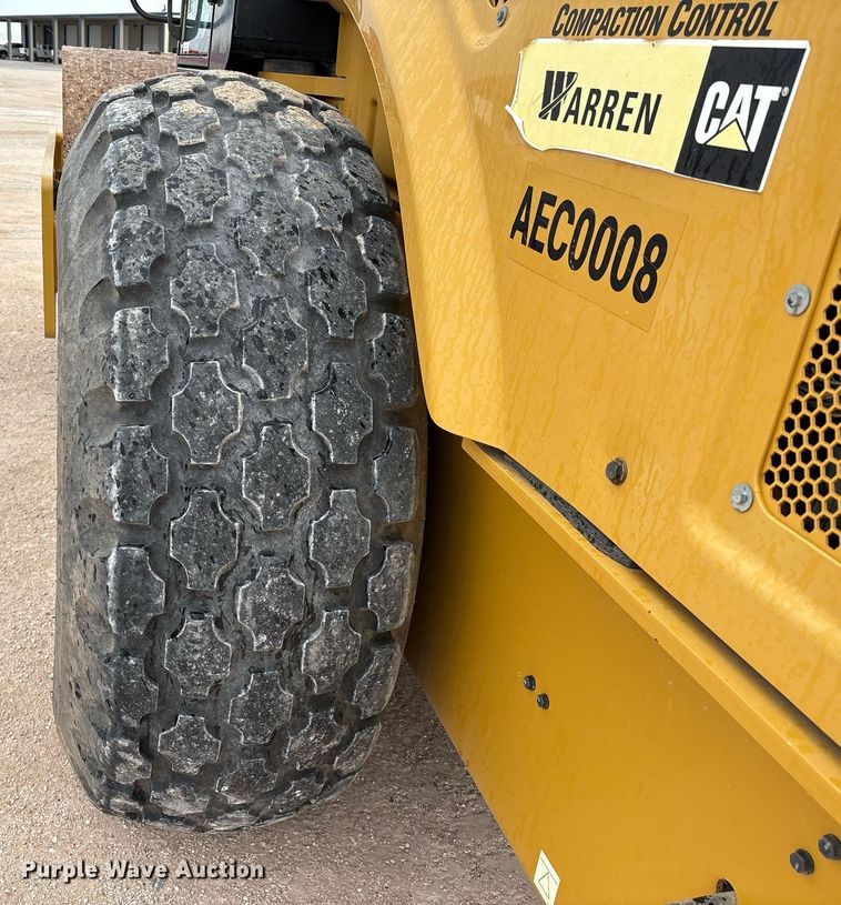image for item EL2144 2017 Caterpillar CS56B single drum vibratory roller